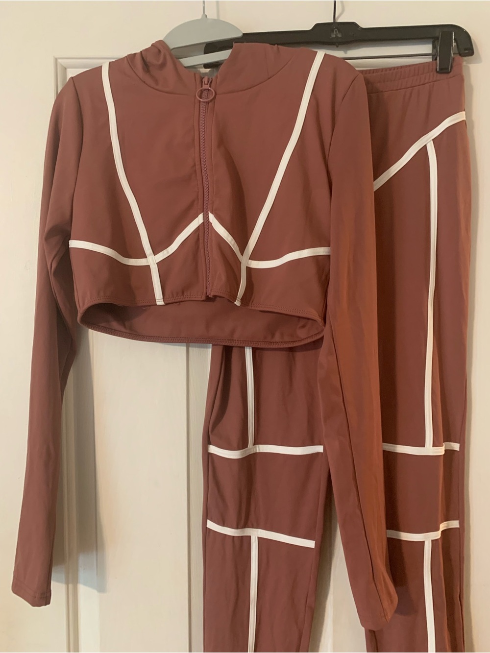 Hot & Delicious Rust Brown Two-Piece Active Set with White Trim L